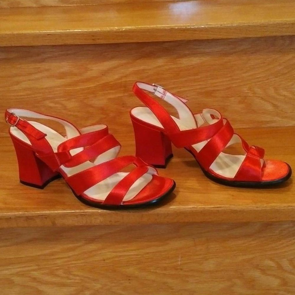 LAST CHANCE!💥Crimson Red Satin Sandals, 8.5B